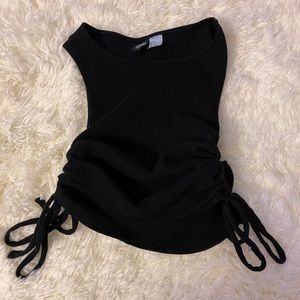BLACK CROPPED TIED UP TANK TOP